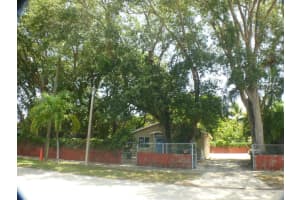 431 NE 132nd Street, North Miami, FL 33161 Sold 09/18/25