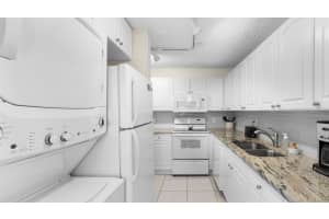1630 NW 18th Avenue 101, Delray Beach, FL 33445 - MLS#R11099448