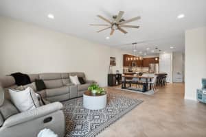 524 SW Glen Crest Way, Stuart, FL 34997 - MLS#R11099465