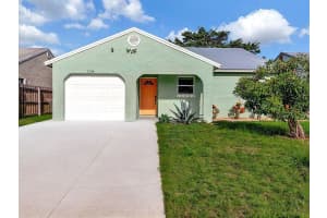5914 Se Mitzi Lane, Stuart