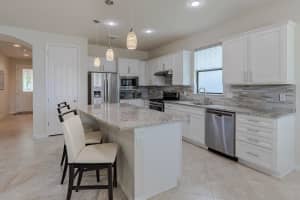 649 Se Monteiro Drive, Port Saint Lucie