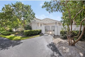 11814 N Lake Drive, Boynton Beach, FL 33436 - MLS#R11099542