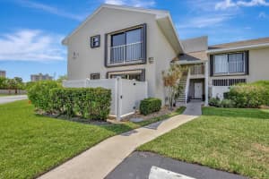 3209 S Lakeview Circle 8-101, Hutchinson Island, FL 34949 - MLS#R11099742