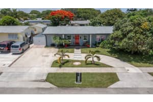 1321 W Mango Street, Lantana