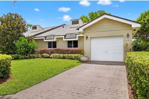 6858 Fountains Circle, Lake Worth, FL 33467 - MLS#R11099927