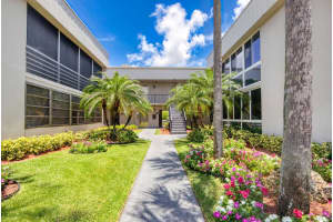 157 Capri D, Delray Beach, FL 33484 Sold 10/03/25