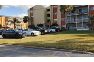 3710 Nw 21st Street 106, Lauderdale Lakes