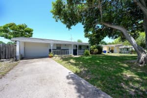 1455 Ne Silver Maple Way, Jensen Beach