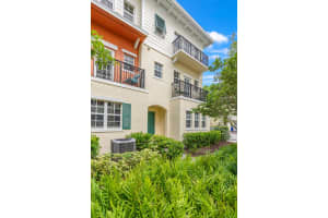 621 SW 2nd Drive 621, Pompano Beach, FL 33060 - MLS#R11100165