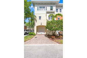 621 SW 2nd Drive 621, Pompano Beach, FL 33060 - MLS#R11100165