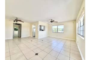 40 Windsor B 40, West Palm Beach, FL 33417 - MLS#R11100200