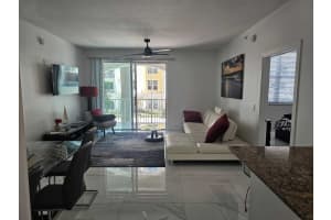 804 E Windward Way 221, Lantana