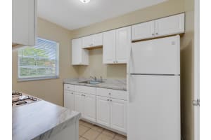 803 Hickory Street, Fort Pierce, FL 34947 Sold 08/21/25