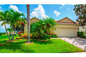 758 Carriage Lake Way, Vero Beach