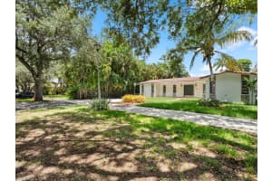 45 South Drive, Miami Springs, FL 33166 Sold 10/02/25