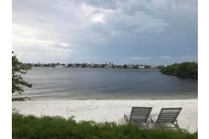 1000 Scotia Drive 107, Hypoluxo