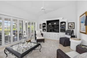 574 Emerald Way E, Deerfield Beach, FL 33442 Sold 08/13/25