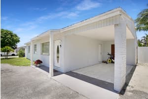 1395 SW 46 Th Avenue, Fort Lauderdale, FL 33317 - MLS#R11100775