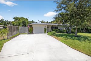 2702 SW 6th Street, Boynton Beach, FL 33435 - MLS#R11100786