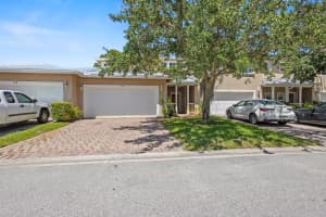 624 Ne Bent Paddle Lane, Port Saint Lucie