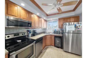 3186 Via Poinciana 114, Lake Worth, FL 33467 - MLS#R11100921