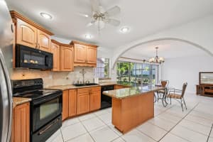 7 Greenway N 111, Royal Palm Beach