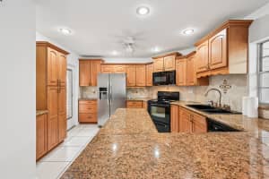 7 Greenway N 111, Royal Palm Beach, FL 33411 - MLS#R11101059