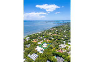 104 Hillcrest Drive, Sewalls Point, FL 34996 Sold 10/03/25
