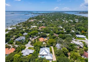104 Hillcrest Drive, Sewalls Point, FL 34996 Sold 10/03/25