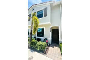 5012 Genove Pl Place, Riviera Beach, FL 33410 - MLS#R11101093