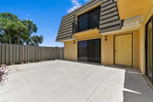 122 1st Way, West Palm Beach, FL 33407 Sold 08/18/25