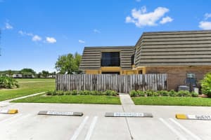 122 1st Way, West Palm Beach, FL 33407 Sold 08/18/25