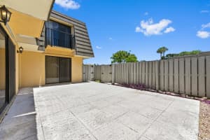 122 1st Way, West Palm Beach, FL 33407 Sold 08/18/25