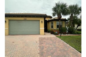 11922 SW Crestwood Circle, Port Saint Lucie, FL 34987 - MLS#R11101226