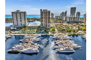 19667 Turnberry Way 10c, Aventura