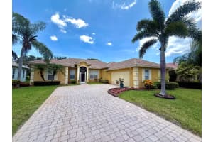 431 NW Canterbury Court, Port Saint Lucie, FL 34983 - MLS#R11101295