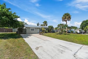 1157 NW 14th Terrace, Stuart, FL 34994 - MLS#R11101301