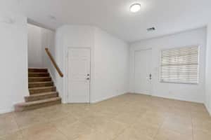 6120 SE Portofino Circle, Hobe Sound, FL 33455 - MLS#R11101303