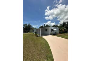 17 Santa Maria Court, Port Saint Lucie, FL 34952 - MLS#R11101336