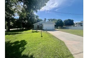 2205 30th Avenue, Vero Beach, FL 32960 - MLS#R11101342