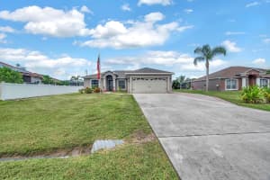 5741 NW Zenith Drive, Port Saint Lucie, FL 34986 - MLS#R11101356