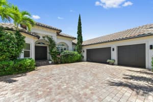 908 SW Squire Johns Lane, Palm City, FL 34990 - MLS#R11101386