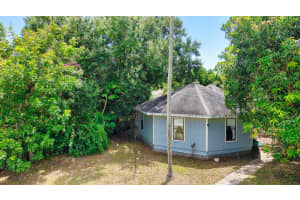 1466 24th Avenue, Vero Beach, FL 32962 - MLS#R11101543