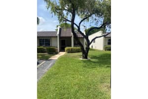 121 Lake Rebecca Drive, West Palm Beach