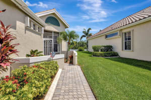834 SW Lake Charles Circle, Port Saint Lucie, FL 34986 - MLS#R11101634