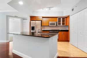 600 S Dixie Highway E 542, West Palm Beach, FL 33401 - MLS#R11101745