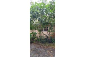 812 Garden Court, Plantation, FL 33317 Sold 10/24/25
