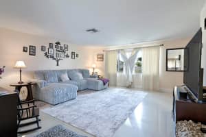 425 San Mateo Drive, Palm Springs, FL 33461 Sold 11/05/25