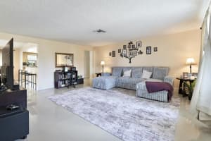 425 San Mateo Drive, Palm Springs, FL 33461 - MLS#R11101964