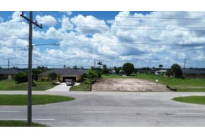 2001 Kismet Parkway E, Cape Coral, FL 33909 Sold 09/22/25